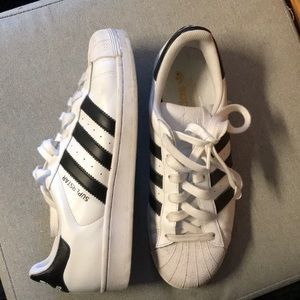 superstar adidas sneaker